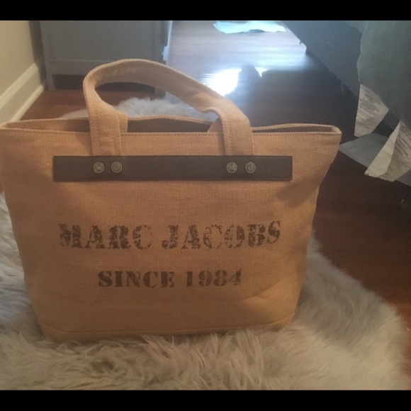 Marc Jacobs Handbags - SALE ☄️MARC JACOBS Straw And Leather Tote BN